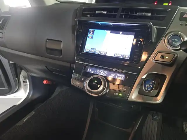 トヨタ プリウス α S ツーリングセレクション 福岡県 2015(平27)年 8.1万km ホワイトパールクリスタルシャイン 〇ワンオーナー/〇純正ナビ/〇フルセグTV/〇バックカメラ/〇ビルトインETC/〇前後ドライブレコーダー/〇SRSエアバッグ/〇LEDヘッドランプ/〇LEDフロントフォグランプ/〇オートエアコン/〇革巻きステアリングホイール/〇ステアリングスイッチ/〇シートバックポケット/シートリフター/〇純正17インチアルミホイール/〇F・モデリスタエアロ/〇F・モデリスタガーニッシュ/〇スマートエントリー/スタートシステム/〇禁煙車