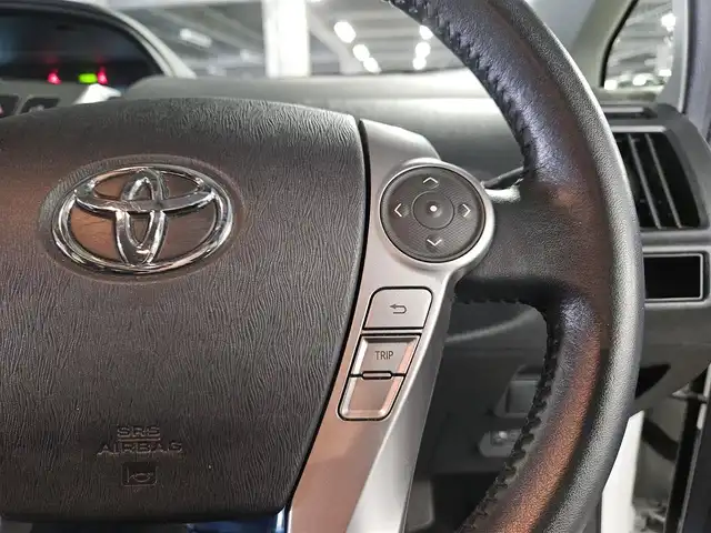 トヨタ プリウス α S ツーリングセレクション 福岡県 2015(平27)年 8.1万km ホワイトパールクリスタルシャイン 〇ワンオーナー/〇純正ナビ/〇フルセグTV/〇バックカメラ/〇ビルトインETC/〇前後ドライブレコーダー/〇SRSエアバッグ/〇LEDヘッドランプ/〇LEDフロントフォグランプ/〇オートエアコン/〇革巻きステアリングホイール/〇ステアリングスイッチ/〇シートバックポケット/シートリフター/〇純正17インチアルミホイール/〇F・モデリスタエアロ/〇F・モデリスタガーニッシュ/〇スマートエントリー/スタートシステム/〇禁煙車