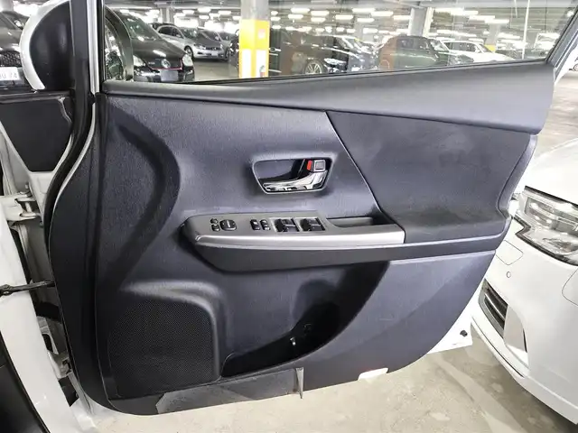 トヨタ プリウス α S ツーリングセレクション 福岡県 2015(平27)年 8.1万km ホワイトパールクリスタルシャイン 〇ワンオーナー/〇純正ナビ/〇フルセグTV/〇バックカメラ/〇ビルトインETC/〇前後ドライブレコーダー/〇SRSエアバッグ/〇LEDヘッドランプ/〇LEDフロントフォグランプ/〇オートエアコン/〇革巻きステアリングホイール/〇ステアリングスイッチ/〇シートバックポケット/シートリフター/〇純正17インチアルミホイール/〇F・モデリスタエアロ/〇F・モデリスタガーニッシュ/〇スマートエントリー/スタートシステム/〇禁煙車