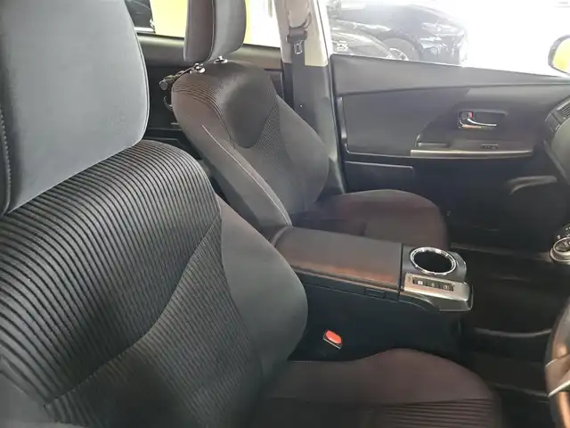 トヨタ プリウス α S ツーリングセレクション 福岡県 2015(平27)年 8.1万km ホワイトパールクリスタルシャイン 〇ワンオーナー/〇純正ナビ/〇フルセグTV/〇バックカメラ/〇ビルトインETC/〇前後ドライブレコーダー/〇SRSエアバッグ/〇LEDヘッドランプ/〇LEDフロントフォグランプ/〇オートエアコン/〇革巻きステアリングホイール/〇ステアリングスイッチ/〇シートバックポケット/シートリフター/〇純正17インチアルミホイール/〇F・モデリスタエアロ/〇F・モデリスタガーニッシュ/〇スマートエントリー/スタートシステム/〇禁煙車