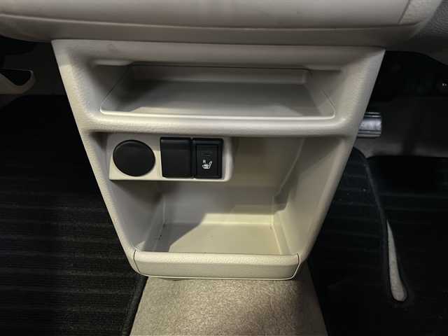 スズキ ラパン X 静岡県 2020(令2)年 5.1万km フェニックスレッドパール 社外メモリナビ/・フルセグＴＶ/・Bluetooth/・AM/・FM/主要装備/・ルーフキャリア/・衝突軽減/・レーンキープ/・コーナーセンサー後/・バックカメラ/・シートヒーターD席/・社外フロアマット/・純正アルミホイール/・キセノンヘッドライト/・オートライト/・オートハイビーム/・オートエアコン/・スマートキー/・プッシュスタート