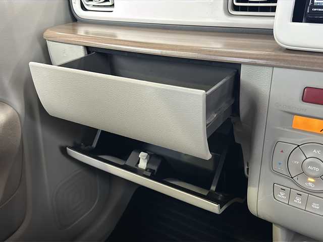 スズキ ラパン X 静岡県 2020(令2)年 5.1万km フェニックスレッドパール 社外メモリナビ/・フルセグＴＶ/・Bluetooth/・AM/・FM/主要装備/・ルーフキャリア/・衝突軽減/・レーンキープ/・コーナーセンサー後/・バックカメラ/・シートヒーターD席/・社外フロアマット/・純正アルミホイール/・キセノンヘッドライト/・オートライト/・オートハイビーム/・オートエアコン/・スマートキー/・プッシュスタート