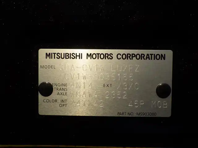 三菱 デリカＤ：５ シャモニー 千葉県 2025(令7)年 0.1千km 黒Ⅱ CHAMONIX (8人)　4WD　e-Assist/オリジナルナビ取付パッケージ＋リアモニター取付パッケージ(25/300)　ステップレス　（8人）/e-Assist/オリジナルナビ取付パッケージ＋リアモニター取付パッケージ(25/300)　ステップレス　（8人）/e-Assist/・衝突被害軽減ブレーキシステム（FCM）/・車線逸脱警報システム（LDW）/・誤発進抑制機能（前進＆後退時）（UMS）/・レーダークルーズコントロールシステム（ACC）/・オートマチックハイビーム[AHB]/エレクトリックテールゲート/両側パワースライドドア/マルチアラウンドモニター/運転席パワーシート/前席シートヒーター/ハーフレザーシート/革巻きステアリング/ステアリングスイッチ/ステアリングヒーター/パドルシフト/LEDヘッドライト/フォグライト/ウインカーミラー/純正18インチアルミホイル/サイド/カーテンエアバッグ/スマートキー