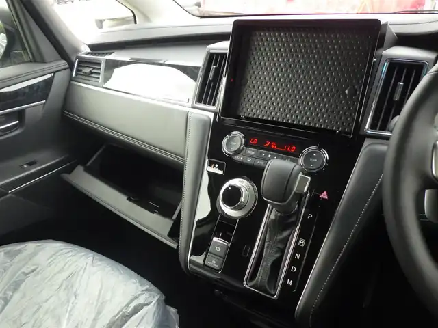 三菱 デリカＤ：５ シャモニー 千葉県 2025(令7)年 0.1千km 黒Ⅱ CHAMONIX (8人)　4WD　e-Assist/オリジナルナビ取付パッケージ＋リアモニター取付パッケージ(25/300)　ステップレス　（8人）/e-Assist/オリジナルナビ取付パッケージ＋リアモニター取付パッケージ(25/300)　ステップレス　（8人）/e-Assist/・衝突被害軽減ブレーキシステム（FCM）/・車線逸脱警報システム（LDW）/・誤発進抑制機能（前進＆後退時）（UMS）/・レーダークルーズコントロールシステム（ACC）/・オートマチックハイビーム[AHB]/エレクトリックテールゲート/両側パワースライドドア/マルチアラウンドモニター/運転席パワーシート/前席シートヒーター/ハーフレザーシート/革巻きステアリング/ステアリングスイッチ/ステアリングヒーター/パドルシフト/LEDヘッドライト/フォグライト/ウインカーミラー/純正18インチアルミホイル/サイド/カーテンエアバッグ/スマートキー