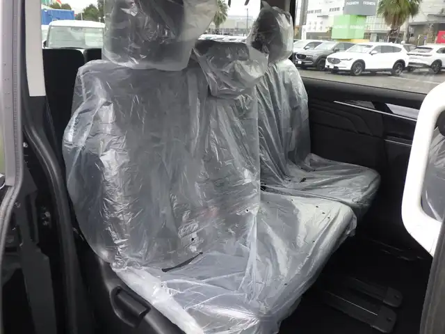 三菱 デリカＤ：５ シャモニー 千葉県 2025(令7)年 0.1千km 黒Ⅱ CHAMONIX (8人)　4WD　e-Assist/オリジナルナビ取付パッケージ＋リアモニター取付パッケージ(25/300)　ステップレス　（8人）/e-Assist/オリジナルナビ取付パッケージ＋リアモニター取付パッケージ(25/300)　ステップレス　（8人）/e-Assist/・衝突被害軽減ブレーキシステム（FCM）/・車線逸脱警報システム（LDW）/・誤発進抑制機能（前進＆後退時）（UMS）/・レーダークルーズコントロールシステム（ACC）/・オートマチックハイビーム[AHB]/エレクトリックテールゲート/両側パワースライドドア/マルチアラウンドモニター/運転席パワーシート/前席シートヒーター/ハーフレザーシート/革巻きステアリング/ステアリングスイッチ/ステアリングヒーター/パドルシフト/LEDヘッドライト/フォグライト/ウインカーミラー/純正18インチアルミホイル/サイド/カーテンエアバッグ/スマートキー