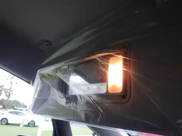 三菱 デリカＤ：５ シャモニー 千葉県 2025(令7)年 0.1千km 黒Ⅱ CHAMONIX (8人)　4WD　e-Assist/オリジナルナビ取付パッケージ＋リアモニター取付パッケージ(25/300)　ステップレス　（8人）/e-Assist/オリジナルナビ取付パッケージ＋リアモニター取付パッケージ(25/300)　ステップレス　（8人）/e-Assist/・衝突被害軽減ブレーキシステム（FCM）/・車線逸脱警報システム（LDW）/・誤発進抑制機能（前進＆後退時）（UMS）/・レーダークルーズコントロールシステム（ACC）/・オートマチックハイビーム[AHB]/エレクトリックテールゲート/両側パワースライドドア/マルチアラウンドモニター/運転席パワーシート/前席シートヒーター/ハーフレザーシート/革巻きステアリング/ステアリングスイッチ/ステアリングヒーター/パドルシフト/LEDヘッドライト/フォグライト/ウインカーミラー/純正18インチアルミホイル/サイド/カーテンエアバッグ/スマートキー