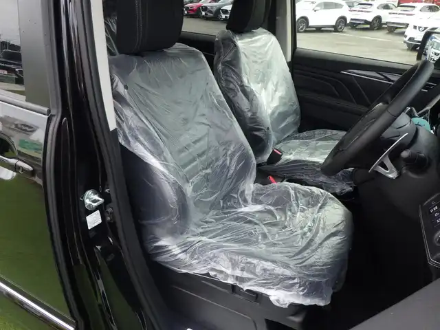 三菱 デリカＤ：５ シャモニー 千葉県 2025(令7)年 0.1千km 黒Ⅱ CHAMONIX (8人)　4WD　e-Assist/オリジナルナビ取付パッケージ＋リアモニター取付パッケージ(25/300)　ステップレス　（8人）/e-Assist/オリジナルナビ取付パッケージ＋リアモニター取付パッケージ(25/300)　ステップレス　（8人）/e-Assist/・衝突被害軽減ブレーキシステム（FCM）/・車線逸脱警報システム（LDW）/・誤発進抑制機能（前進＆後退時）（UMS）/・レーダークルーズコントロールシステム（ACC）/・オートマチックハイビーム[AHB]/エレクトリックテールゲート/両側パワースライドドア/マルチアラウンドモニター/運転席パワーシート/前席シートヒーター/ハーフレザーシート/革巻きステアリング/ステアリングスイッチ/ステアリングヒーター/パドルシフト/LEDヘッドライト/フォグライト/ウインカーミラー/純正18インチアルミホイル/サイド/カーテンエアバッグ/スマートキー