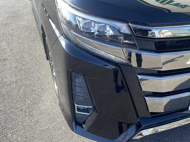 トヨタ ノア Si ダブルバイビー 茨城県 2018(平30)年 6.4万km ブラック 10インチ純正SDナビ/クルーズコントロール/横滑り防止装置/レーンキープアシスト/LEDオートライト/オートマチックハイビーム/アイドリングストップ/スマートキー/冷房WAC/Bluetooth/フルセグTV/バックカメラ/3列シート/ドライブレコーダー/純正フロアマット/ハーフレザーシート/両側パワースライドドア/16インチ純正アルミホイール