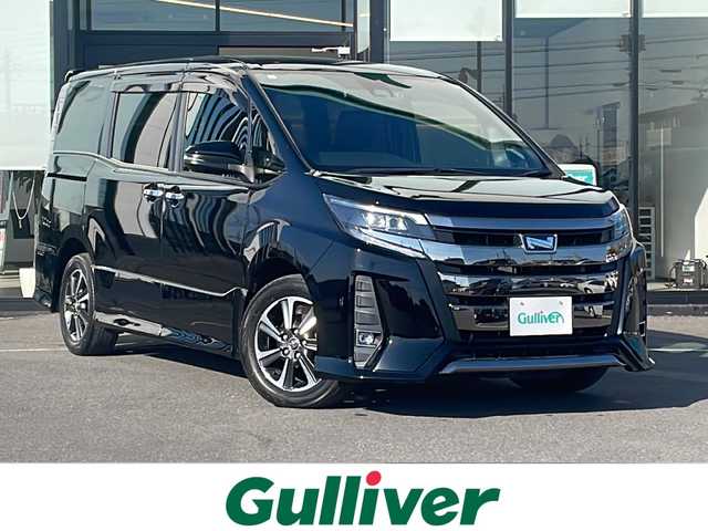 トヨタ ノア Si ダブルバイビー 茨城県 2018(平30)年 6.4万km ブラック 10インチ純正SDナビ/クルーズコントロール/横滑り防止装置/レーンキープアシスト/LEDオートライト/オートマチックハイビーム/アイドリングストップ/スマートキー/冷房WAC/Bluetooth/フルセグTV/バックカメラ/3列シート/ドライブレコーダー/純正フロアマット/ハーフレザーシート/両側パワースライドドア/16インチ純正アルミホイール