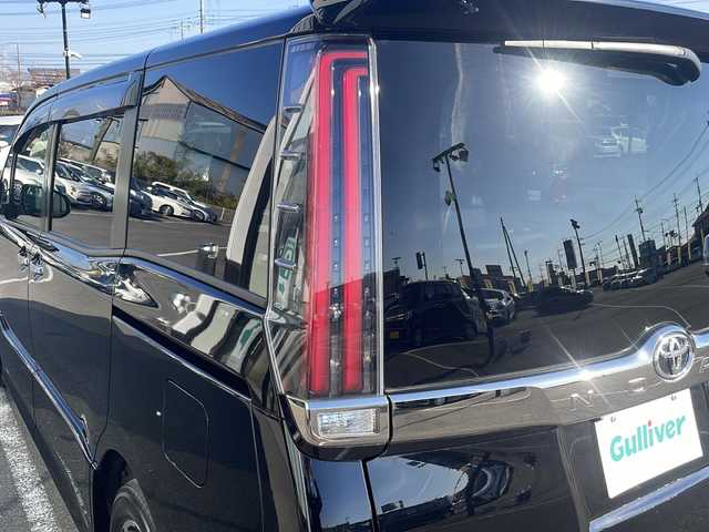 トヨタ ノア Si ダブルバイビー 茨城県 2018(平30)年 6.4万km ブラック 10インチ純正SDナビ/クルーズコントロール/横滑り防止装置/レーンキープアシスト/LEDオートライト/オートマチックハイビーム/アイドリングストップ/スマートキー/冷房WAC/Bluetooth/フルセグTV/バックカメラ/3列シート/ドライブレコーダー/純正フロアマット/ハーフレザーシート/両側パワースライドドア/16インチ純正アルミホイール