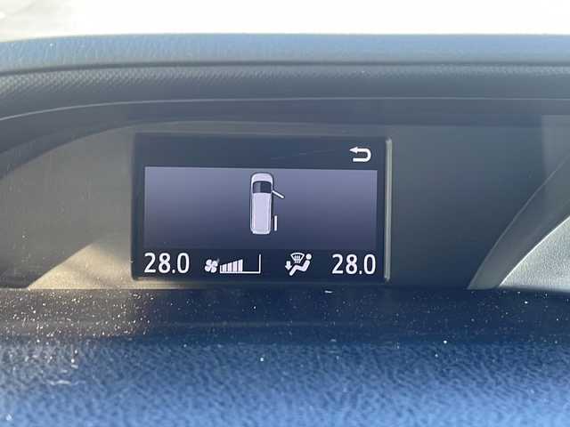 トヨタ ノア Si ダブルバイビー 茨城県 2018(平30)年 6.4万km ブラック 10インチ純正SDナビ/クルーズコントロール/横滑り防止装置/レーンキープアシスト/LEDオートライト/オートマチックハイビーム/アイドリングストップ/スマートキー/冷房WAC/Bluetooth/フルセグTV/バックカメラ/3列シート/ドライブレコーダー/純正フロアマット/ハーフレザーシート/両側パワースライドドア/16インチ純正アルミホイール