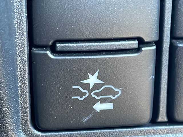 トヨタ ノア Si ダブルバイビー 茨城県 2018(平30)年 6.4万km ブラック 10インチ純正SDナビ/クルーズコントロール/横滑り防止装置/レーンキープアシスト/LEDオートライト/オートマチックハイビーム/アイドリングストップ/スマートキー/冷房WAC/Bluetooth/フルセグTV/バックカメラ/3列シート/ドライブレコーダー/純正フロアマット/ハーフレザーシート/両側パワースライドドア/16インチ純正アルミホイール