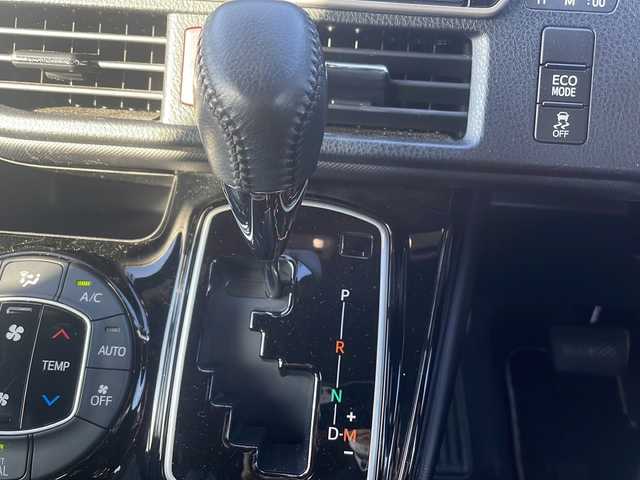 トヨタ ノア Si ダブルバイビー 茨城県 2018(平30)年 6.4万km ブラック 10インチ純正SDナビ/クルーズコントロール/横滑り防止装置/レーンキープアシスト/LEDオートライト/オートマチックハイビーム/アイドリングストップ/スマートキー/冷房WAC/Bluetooth/フルセグTV/バックカメラ/3列シート/ドライブレコーダー/純正フロアマット/ハーフレザーシート/両側パワースライドドア/16インチ純正アルミホイール