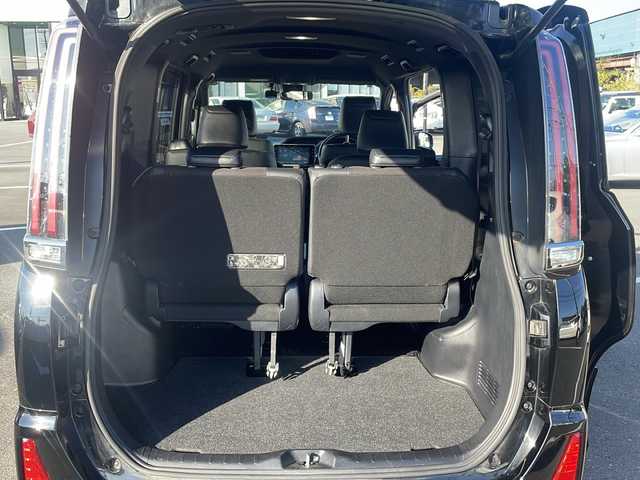 トヨタ ノア Si ダブルバイビー 茨城県 2018(平30)年 6.4万km ブラック 10インチ純正SDナビ/クルーズコントロール/横滑り防止装置/レーンキープアシスト/LEDオートライト/オートマチックハイビーム/アイドリングストップ/スマートキー/冷房WAC/Bluetooth/フルセグTV/バックカメラ/3列シート/ドライブレコーダー/純正フロアマット/ハーフレザーシート/両側パワースライドドア/16インチ純正アルミホイール