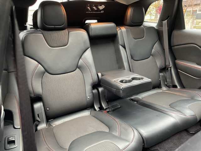 クライスラー・ジープ ジープ チェロキー トレイルホーク 青森県 2016(平28)年 5.4万km 黒 ４WD/サンルーフ/自動駐車/アダプティブクルーズコントロール/レーンキープアシスト/純正ナビ/（Bluetooth・TV）/電動サイドブレーキ/パークアシスト/ドライブレコーダー/ハーフレザー/パワーシート/パワーバックドア/純正アルミホイール17インチ/オートライト/アイドリングストップ/プッシュスタート/スマートキー