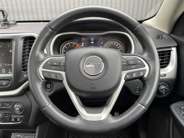 クライスラー・ジープ ジープ チェロキー トレイルホーク 青森県 2016(平28)年 5.4万km 黒 ４WD/サンルーフ/自動駐車/アダプティブクルーズコントロール/レーンキープアシスト/純正ナビ/（Bluetooth・TV）/電動サイドブレーキ/パークアシスト/ドライブレコーダー/ハーフレザー/パワーシート/パワーバックドア/純正アルミホイール17インチ/オートライト/アイドリングストップ/プッシュスタート/スマートキー