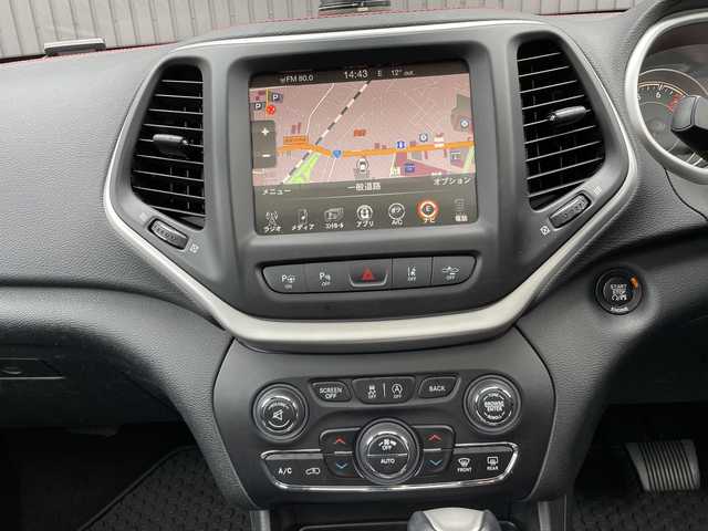 クライスラー・ジープ ジープ チェロキー トレイルホーク 青森県 2016(平28)年 5.4万km 黒 ４WD/サンルーフ/自動駐車/アダプティブクルーズコントロール/レーンキープアシスト/純正ナビ/（Bluetooth・TV）/電動サイドブレーキ/パークアシスト/ドライブレコーダー/ハーフレザー/パワーシート/パワーバックドア/純正アルミホイール17インチ/オートライト/アイドリングストップ/プッシュスタート/スマートキー