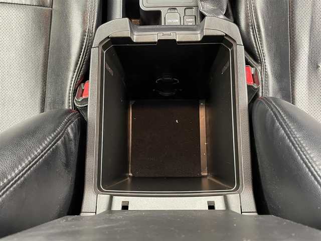 トヨタ ランドクルーザー プラド TX 大分県 2019(平31)年 6.1万km ブラック 社外９型ナビ　X9NX/(CD/DVD/SD/BT/HDMI/フルセグ)/バックカメラ/ＥＴＣ/Toyota Safety Sense/・プリクラッシュセーフティ（歩行者［昼］検知機能付衝突回避支援タイプ/ミリ波レーダー＋単眼カメラ方式）/・レーンディパーチャーアラート/・オートマチックハイビーム/・レーダークルーズコントロール（ブレーキ制御付）/コーナーセンサー/オートマチックハイビーム/レーダー探知機 GWT97ｓｄ/ドライブレコーダー前後/スマートキー2本/電動格納ウィンカーミラー/フォグランプ/全席シートカバー/ステアリングリモコン