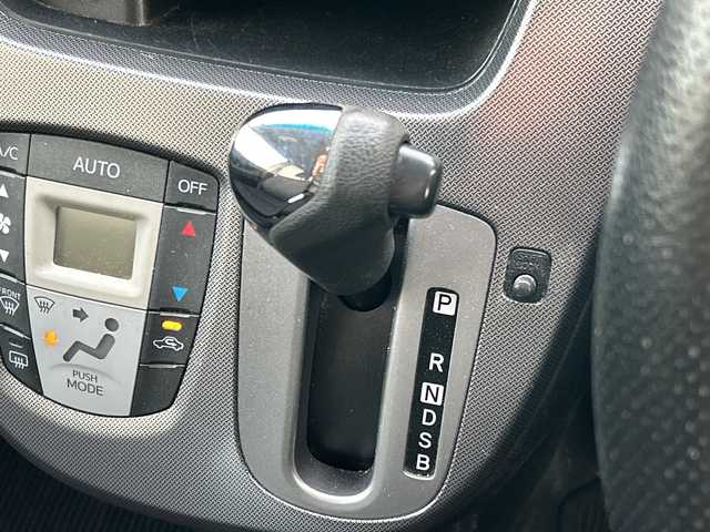 ダイハツ ムーヴ カスタム X LTD 千葉県 2013(平25)年 10.1万km タングステングレーM 純正ナビ　バックカメラ　タングステングレー　ＣＤ再生　ＵＳＢ端子　ベンチシート　オートライト　スマートキー　プッシュスタート　純正フロアマット　14インチ純正アルミホイール　保証書　取扱説明書