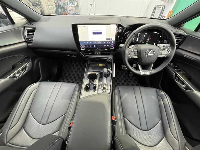 レクサス ＮＸ 350h Fスポーツ 愛知県 2023(令5)年 1.1万km ホワイトノーヴァガラスフレーク 〇ワンオーナー/〇純正14インチメーカーナビ/〇フルセグTV/〇バックカメラ/〇パノラミックビューモニター/〇ビルトインETC2.0/〇ムーンルーフ/〇ハンズフリーパワーバックドア/〇セーフティシステムプラス/〇レーダークルーズコントロール/〇プリクラッシュセーフティ/〇3眼LEDヘッドランプ/〇デジタルインナーミラー/〇オートライト/〇フォグランプ/〇純正20インチアルミ/〇革巻きステアリング/〇ステアリングヒーター/〇パドルシフト/〇左右独立オートエアコン/〇革シート/〇シートヒーター/〇シートベンチレーション/〇パワーシート/〇スマートエントリー