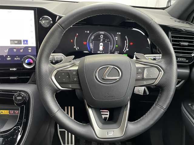 レクサス ＮＸ 350h Fスポーツ 愛知県 2023(令5)年 1.1万km ホワイトノーヴァガラスフレーク 〇ワンオーナー/〇純正14インチメーカーナビ/〇フルセグTV/〇バックカメラ/〇パノラミックビューモニター/〇ビルトインETC2.0/〇ムーンルーフ/〇ハンズフリーパワーバックドア/〇セーフティシステムプラス/〇レーダークルーズコントロール/〇プリクラッシュセーフティ/〇3眼LEDヘッドランプ/〇デジタルインナーミラー/〇オートライト/〇フォグランプ/〇純正20インチアルミ/〇革巻きステアリング/〇ステアリングヒーター/〇パドルシフト/〇左右独立オートエアコン/〇革シート/〇シートヒーター/〇シートベンチレーション/〇パワーシート/〇スマートエントリー