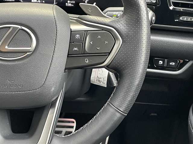 レクサス ＮＸ 350h Fスポーツ 愛知県 2023(令5)年 1.1万km ホワイトノーヴァガラスフレーク 〇ワンオーナー/〇純正14インチメーカーナビ/〇フルセグTV/〇バックカメラ/〇パノラミックビューモニター/〇ビルトインETC2.0/〇ムーンルーフ/〇ハンズフリーパワーバックドア/〇セーフティシステムプラス/〇レーダークルーズコントロール/〇プリクラッシュセーフティ/〇3眼LEDヘッドランプ/〇デジタルインナーミラー/〇オートライト/〇フォグランプ/〇純正20インチアルミ/〇革巻きステアリング/〇ステアリングヒーター/〇パドルシフト/〇左右独立オートエアコン/〇革シート/〇シートヒーター/〇シートベンチレーション/〇パワーシート/〇スマートエントリー