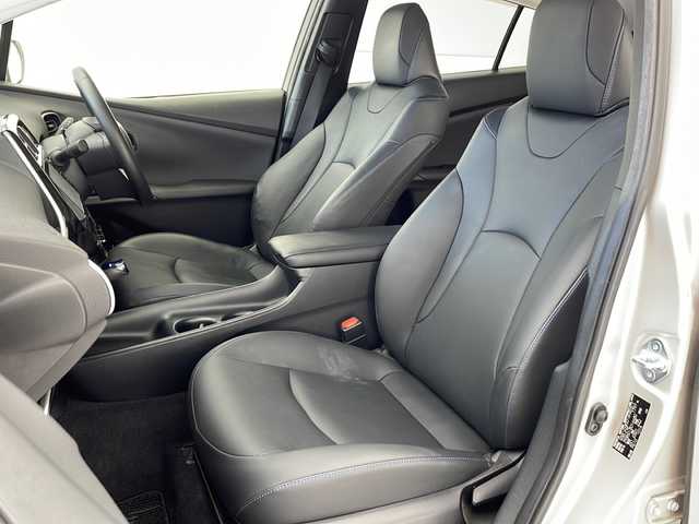トヨタ プリウス S ツーリングセレクション 沖縄県 2016(平28)年 3.2万km スティールブロンドM 純正ナビ（NSZT-W64）/フルセグＴＶ/ＤＶＤ/ＣＤ/ｂｌｕｅｔｏｏｔｈ/バックカメラ/ＥＴＣ/ドライブレコーダー/ＬＥＤヘッドライト/シートヒーター/レザーシー/純正エアロ/純正アルミ/トヨタセーフティーセンス