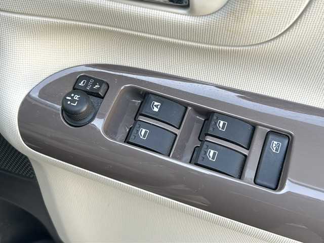 ダイハツ ムーヴ キャンバス G メイクアッフ SA Ⅱ 三重県 2016(平28)年 4万km スムースグレーマイカメタリック/ファイアークォーツレッドメタリック 2トーン 登録時39162Km/ワンオーナー　/ナビ　/（AM・FM・Bluetooth・USB）/ワンセグTv/バッグカメラ　/全方位カメラ/スペアキー　/横すべり防止　/衝突被害軽減　/ステリモ　/アイドリングストップ　/両側パワースライドドア　/ＬＥＤオートライト　/フォグライト　/電動格納ミラー　/コーナーセンサー/取説　/保証書