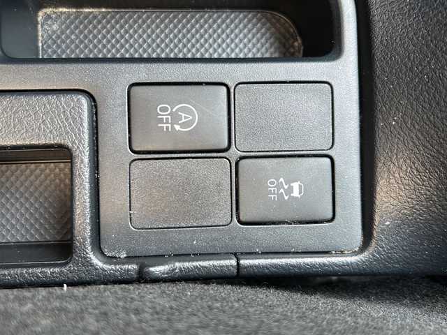 トヨタ ヴィッツ F スマートスタイル 茨城県 2015(平27)年 6.1万km ホワイトパールクリスタルシャイン 純正SDナビ/バックカメラ/Bluetooth/CDチェンジャー/ETC/横滑り防止装置/ハロゲンヘッドライト/純正14インチアルミホイール/アイドリングストップ/スマートキー/純正フロアマット/禁煙車