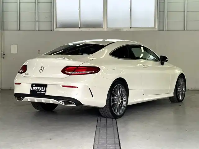 メルセデス・ベンツ Ｃ１８０ クーペ スポーツ 兵庫県 2016(平28)年 2.9万km ダイヤモンドホワイト 純正ナビ/フルセグTV/バックカメラ/ETC/レーダーセーフティパッケージ/ACC/LKA/BSA/レザーARTICOシート/シートヒーター/パワーシート/BT/USB/コーナーセンサー/OP19インチAMGホイール/スマートキー