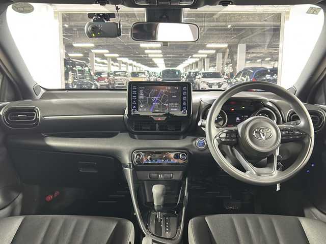 トヨタ ヤリス ハイブリッド G 福岡県 2021(令3)年 6.6万km ブラック/コーラルクリスタルシャイン ・Bカメラ/・AppleCarPlay/・ミラーキャスト/・スマートキー/・スペアキー1本/・プッシュスタート/・Bluetooth/・T-コネクト/・ETC/・ドラレコ/・オートライト/・純正オーディオ/・LEDヘッドライト