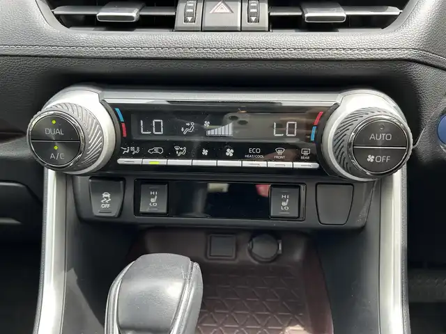 トヨタ ＲＡＶ４ ハイブリットG 東京都 2020(令2)年 1.5万km アティチュードブラックマイカ ワンオーナー/純正SDナビ/　フルセグTV/DVD/CD/Bluetooth/バックカメラ/パノラマムーンルーフ/プリクラッシュセーフティ/ブラインドスポットモニター/パワーバックドア/レザーシート/パワーシート/シートヒーター/シートメモリー/ハンドルヒーター/ステアリングヒーター/LEDヘッドライト/フォグランプ/オートライト/ビルトインETC/プッシュスタート/スマートキー/横すべり防止/電動格納ミラー/ウインカーミラー/純正フロアマット