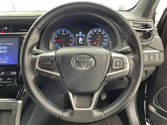 トヨタ ハリアー エレガンス 滋賀県 2016(平28)年 9.2万km ブラック 社外9型ナビ/・フルセグTV/・CD DVD /・Bluetooth/バックカメラ/パワーシート/ハーフレザーシート/プッシュスタート/スマートキー×２/ドライブレコーダー/ビルトインETC/革巻きステアリング/ステアリングリモコン/電動格納ミラー/ウインカーミラー/ドアバイザー/純正フロアマット/LEDヘッドライト/フォグライト/禁煙車