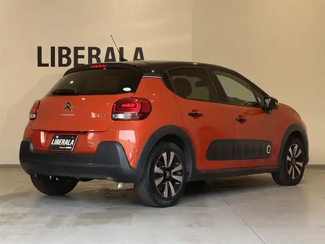 シトロエン Ｃ３ シャイン 熊本県 2019(平31)年 2.8万km オレンジⅡ ・スマートキー/・プッシュスタート/・アクティブセーフティブレーキ/・疲労検知/・インテリジェントハイビーム/・パーキングセンサー/・ブラインドスポットモニター/・クルーズコントロール/・純正ナビ/　【Bluetooth・USB・AppleCarPlay・AndroidAuto】/・フルセグTV/・バックカメラ/・ETC/・ドライブレコーダー(前方録画)/・フォグランプ/・純正マット/・保証書/取説
