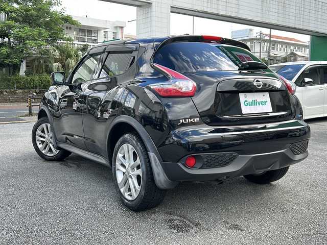 日産 ジューク 15RX Vセレクション 沖縄県 2015(平27)年 7.1万km スーパーブラック 純正ナビ　/（AM/FM/CD/DVD/BT）　/全方位モニター　/フルセグTV　/衝突軽減　/レーンキープアシスト　/純正フロアマット　/ベンチシート　/オートライト　/純正17AW　/横滑り防止装置　/スマートキー/アイドリングストップ