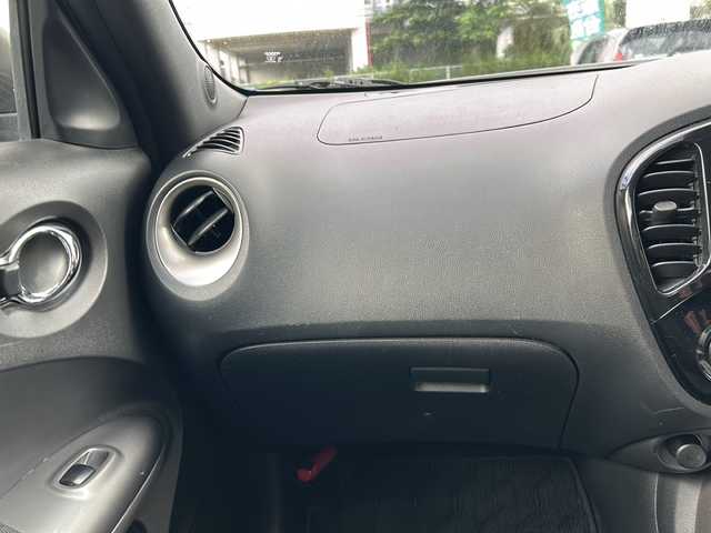 日産 ジューク 15RX Vセレクション 沖縄県 2015(平27)年 7.1万km スーパーブラック 純正ナビ　/（AM/FM/CD/DVD/BT）　/全方位モニター　/フルセグTV　/衝突軽減　/レーンキープアシスト　/純正フロアマット　/ベンチシート　/オートライト　/純正17AW　/横滑り防止装置　/スマートキー/アイドリングストップ