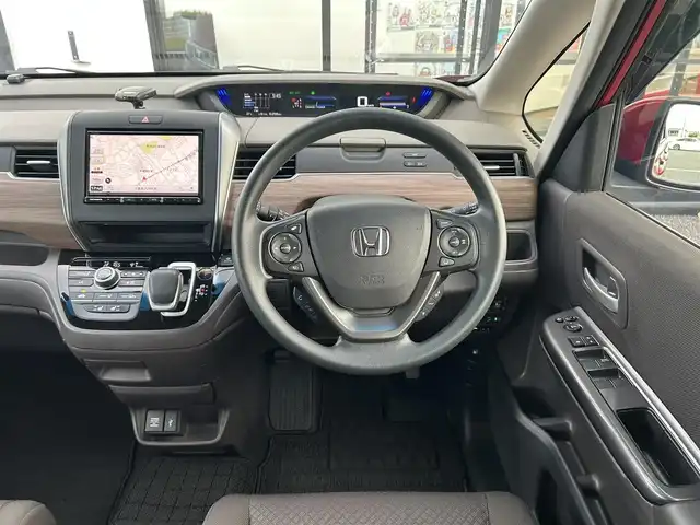 ホンダ フリード ハイブリット G ホンダセンシング 千葉県 2020(令2)年 1.3万km プレミアムクリスタルレッドM 社外8インチナビ/(フルセグTV BT AM FM CD DVD)/バックカメラ/衝突被害軽減システム/車線逸脱警報/クルーズコントロール/両側パワースライドドア/横滑り防止装置/ETC/ドライブレコーダー/アイドリングストップ/LEDヘッドライト/オートライト/ウィンカーミラー/電動格納ミラー/シートヒーター/シートリフター/プッシュスタート/スマートキー/フロアマット/ドアバイザー/スペアキー/取扱説明書/保証書
