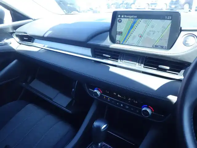 マツダ マツダ６ワゴン 20S 千葉県 2020(令2)年 3.7万km スノーフレイクホワイトパールマイカ スマートシティブレーキサポート/ブラインドスポットモニタリング/アクティブ・ドライビング・ディスプレイ/純正SDナビ/【Bluetooth接続】/バックカメラ/ドライブレコーダー/革巻きステアリング/ステアリングスイッチ/パドルシフト/ETC（2.0）/LEDヘッドライト/ウインカーミラー/リアコーナーセンサー/純正17インチアルミホイル/サイド/カーテンエアバッグ/アドバンストキーレスエントリー