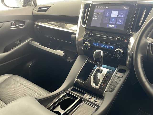 トヨタ アルファード S Cパッケージ 沖縄県 2023(令5)年 2.5万km ブラック 純正ディスプレイオーディオ　/Ｂｌｕｅｔｏｏｔｈ　/ＵＳＢ　/バックカメラ　/ツインムーンルーフ　/デジタルインナーミラー/両側パワースライドドア　/シートヒーター　/シートクーラー　/パワーバックドア　/ＥＴＣ/トヨタセーフティセンス　/純正18インチアルミホイール/クルーズコントロール/コーナーセンサー/LEDヘッドライト/オートライト