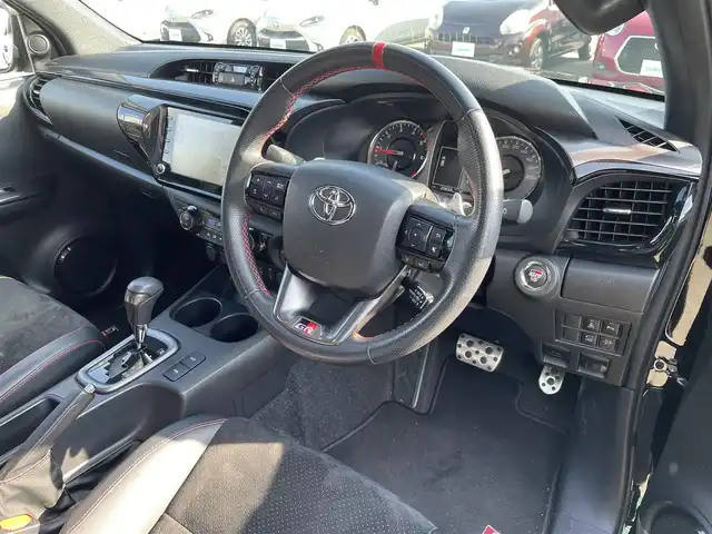 トヨタ ハイラックス Z GRスポーツ 福岡県 2022(令4)年 2.1万km アティチュードブラックマイカ プッシュスタート/パワーステアリング/MT付AT/BT/車外カメラ/ドラレコ/純正フロアマット/コーナーセンサー/オートライト/ABS/横滑り防止装置/衝突被害軽減システム