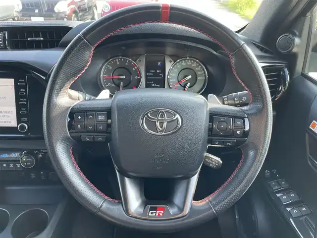 トヨタ ハイラックス Z GRスポーツ 福岡県 2022(令4)年 2.1万km アティチュードブラックマイカ プッシュスタート/パワーステアリング/MT付AT/BT/車外カメラ/ドラレコ/純正フロアマット/コーナーセンサー/オートライト/ABS/横滑り防止装置/衝突被害軽減システム