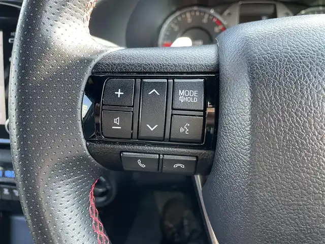 トヨタ ハイラックス Z GRスポーツ 福岡県 2022(令4)年 2.1万km アティチュードブラックマイカ プッシュスタート/パワーステアリング/MT付AT/BT/車外カメラ/ドラレコ/純正フロアマット/コーナーセンサー/オートライト/ABS/横滑り防止装置/衝突被害軽減システム