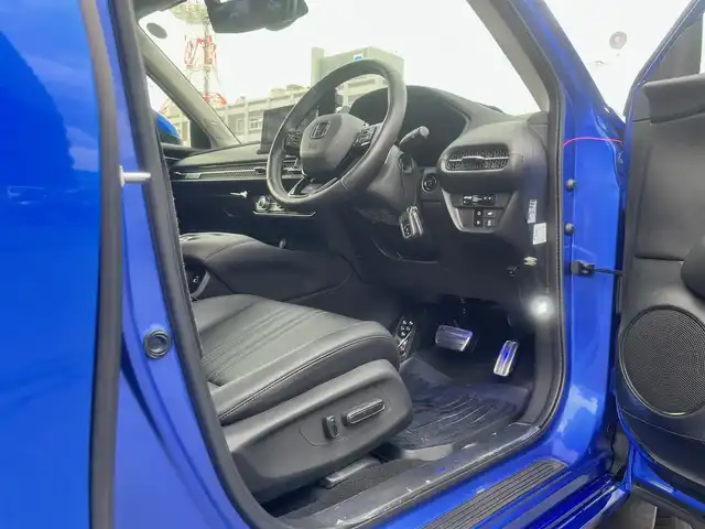 ホンダ ＺＲ－Ｖ ハイブリッド e:HEV Z 島根県 2023(令5)年 2.5万km ホワイトオーキッドパール 純正スマフォ連携メモリナビ/(フルセグTV/Ｂｌｕｅｔｏｏｔｈ接続)　/ＢＯＳＥサウンドスピーカー　/全方位カメラ/前後ドライブレコーダー　/ビルトインＥＴＣ2.0　/社外20インチアルミホイール【RAYS】/電動パーキングブレーキ/パワーバックドア/前席パワーシート/ヒーター/ステアリングヒーター　/置くだけ充電　/アダプティブクルーズコントロール/パドルシフト　/前後コーナーセンサー/レーンアシスト/衝突軽減ブレーキ/横滑り防止装置/アイドリングストップ/スマートキー/プッシュスタート/純正LEDヘッドライト/純正フロアマット
