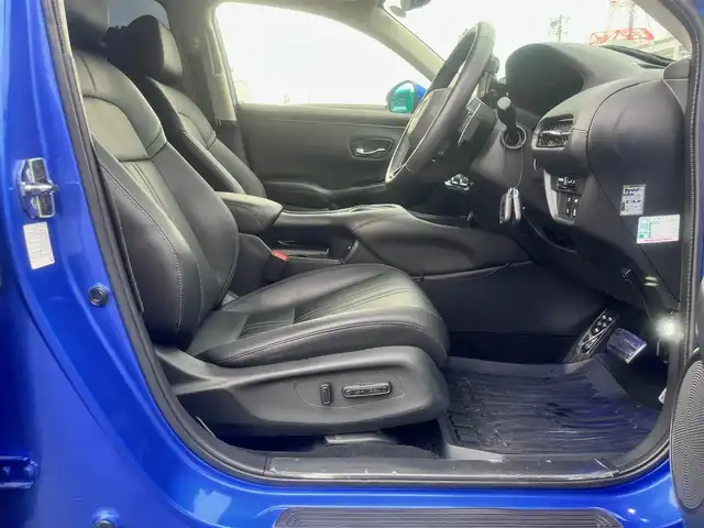 ホンダ ＺＲ－Ｖ ハイブリッド e:HEV Z 島根県 2023(令5)年 2.5万km ホワイトオーキッドパール 純正スマフォ連携メモリナビ/(フルセグTV/Ｂｌｕｅｔｏｏｔｈ接続)　/ＢＯＳＥサウンドスピーカー　/全方位カメラ/前後ドライブレコーダー　/ビルトインＥＴＣ2.0　/社外20インチアルミホイール【RAYS】/電動パーキングブレーキ/パワーバックドア/前席パワーシート/ヒーター/ステアリングヒーター　/置くだけ充電　/アダプティブクルーズコントロール/パドルシフト　/前後コーナーセンサー/レーンアシスト/衝突軽減ブレーキ/横滑り防止装置/アイドリングストップ/スマートキー/プッシュスタート/純正LEDヘッドライト/純正フロアマット