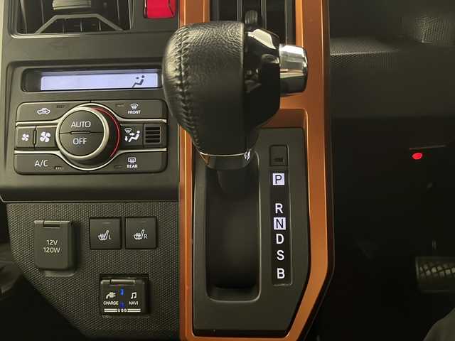 ダイハツ タフト G ターボ 宮崎県 2021(令3)年 4.5万km サンドベージュメタリック 純正ナビ(NMZK-W71D)/CD/DVD/AM/FM/SD/Bluetooth/クルーズコントロール/スマートキー　スペア1本/アイドリングストップ/衝突軽減ブレーキ/横滑り防止装置/ドライブレコーダー/コーナーセンサー/電動格納ミラー/電子パーキング/オートホールド/オートライト/フロアマット/シートヒーター/ルーフキャリア/ドアバイザー/バックカメラ/ETC