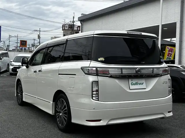 日産 エルグランド 250ハイウェイスターS 熊本県 2016(平28)年 11.9万km ブリリアントホワイトパール ワンオーナー/純正ナビ/【フルセグTV/Bluetooth/CD/DVD】/全周囲カメラ/バックカメラ/純正フリップダウンモニター/両側パワースライドドア/クルーズコントロール/オートライト/ウィンカーミラー/プッシュスタート/スマートキー/１００V電源/ハーフレザーシート/2列目オットマンシート/革巻きステアリング/ステアリングスイッチ/純正18インチAW/ドライブレコーダー/ETC/純正ドアバイザー/純正フロアマット/横滑り防止装置/保証書/取扱説明書/スペアキー
