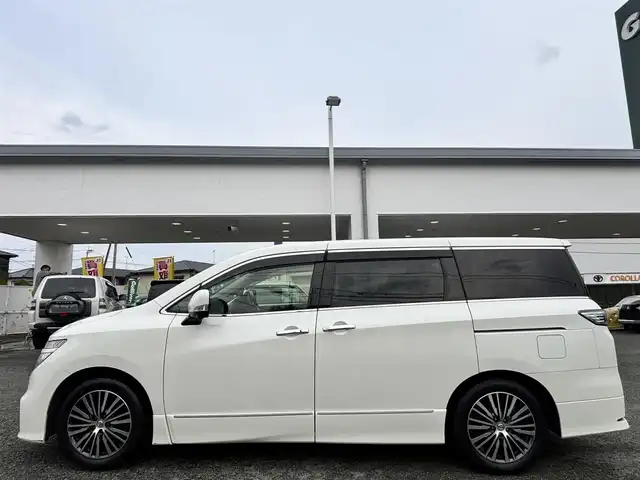 日産 エルグランド 250ハイウェイスターS 熊本県 2016(平28)年 11.9万km ブリリアントホワイトパール ワンオーナー/純正ナビ/【フルセグTV/Bluetooth/CD/DVD】/全周囲カメラ/バックカメラ/純正フリップダウンモニター/両側パワースライドドア/クルーズコントロール/オートライト/ウィンカーミラー/プッシュスタート/スマートキー/１００V電源/ハーフレザーシート/2列目オットマンシート/革巻きステアリング/ステアリングスイッチ/純正18インチAW/ドライブレコーダー/ETC/純正ドアバイザー/純正フロアマット/横滑り防止装置/保証書/取扱説明書/スペアキー