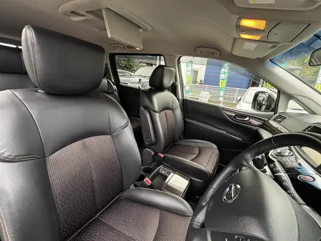 日産 エルグランド 250ハイウェイスターS 熊本県 2016(平28)年 11.9万km ブリリアントホワイトパール ワンオーナー/純正ナビ/【フルセグTV/Bluetooth/CD/DVD】/全周囲カメラ/バックカメラ/純正フリップダウンモニター/両側パワースライドドア/クルーズコントロール/オートライト/ウィンカーミラー/プッシュスタート/スマートキー/１００V電源/ハーフレザーシート/2列目オットマンシート/革巻きステアリング/ステアリングスイッチ/純正18インチAW/ドライブレコーダー/ETC/純正ドアバイザー/純正フロアマット/横滑り防止装置/保証書/取扱説明書/スペアキー