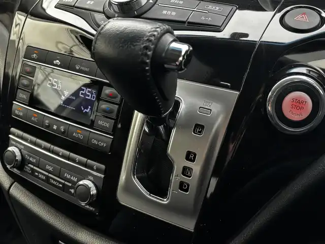 日産 エルグランド 250ハイウェイスターS 熊本県 2016(平28)年 11.9万km ブリリアントホワイトパール ワンオーナー/純正ナビ/【フルセグTV/Bluetooth/CD/DVD】/全周囲カメラ/バックカメラ/純正フリップダウンモニター/両側パワースライドドア/クルーズコントロール/オートライト/ウィンカーミラー/プッシュスタート/スマートキー/１００V電源/ハーフレザーシート/2列目オットマンシート/革巻きステアリング/ステアリングスイッチ/純正18インチAW/ドライブレコーダー/ETC/純正ドアバイザー/純正フロアマット/横滑り防止装置/保証書/取扱説明書/スペアキー