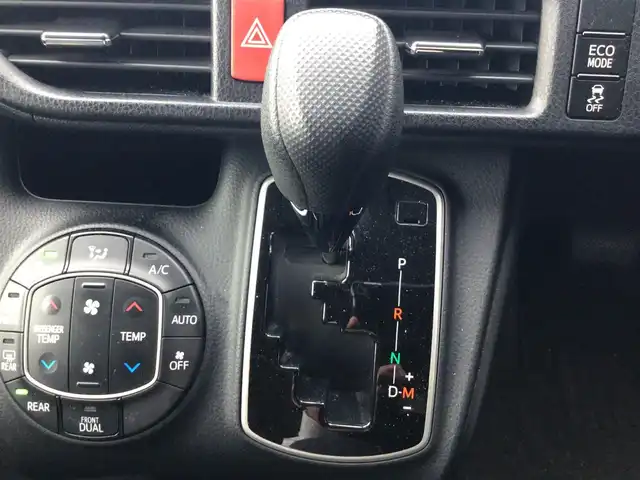 トヨタ ノア X 福井県 2018(平30)年 4.6万km シルバーM 4WD/純正ナビ/バックカメラ/トヨタセーフティサポート/クルーズコントロール/パワースライドドア/LEDヘッドライト/キーレスエントリー/アイドリングストップ/8人乗り/オートライト/ABS/ワンセグ/CD/Bluetooth